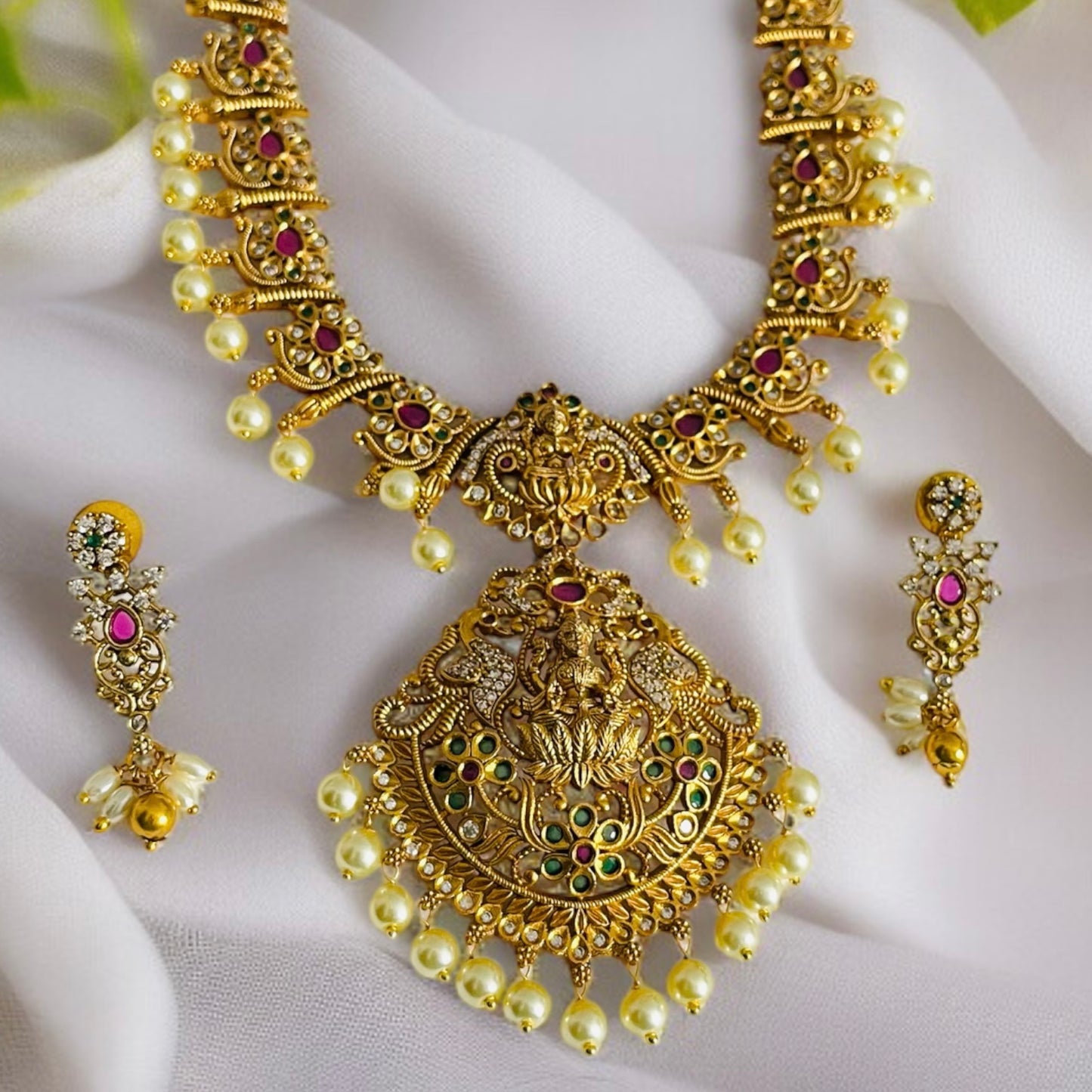 Gold Temple Necklace Set
