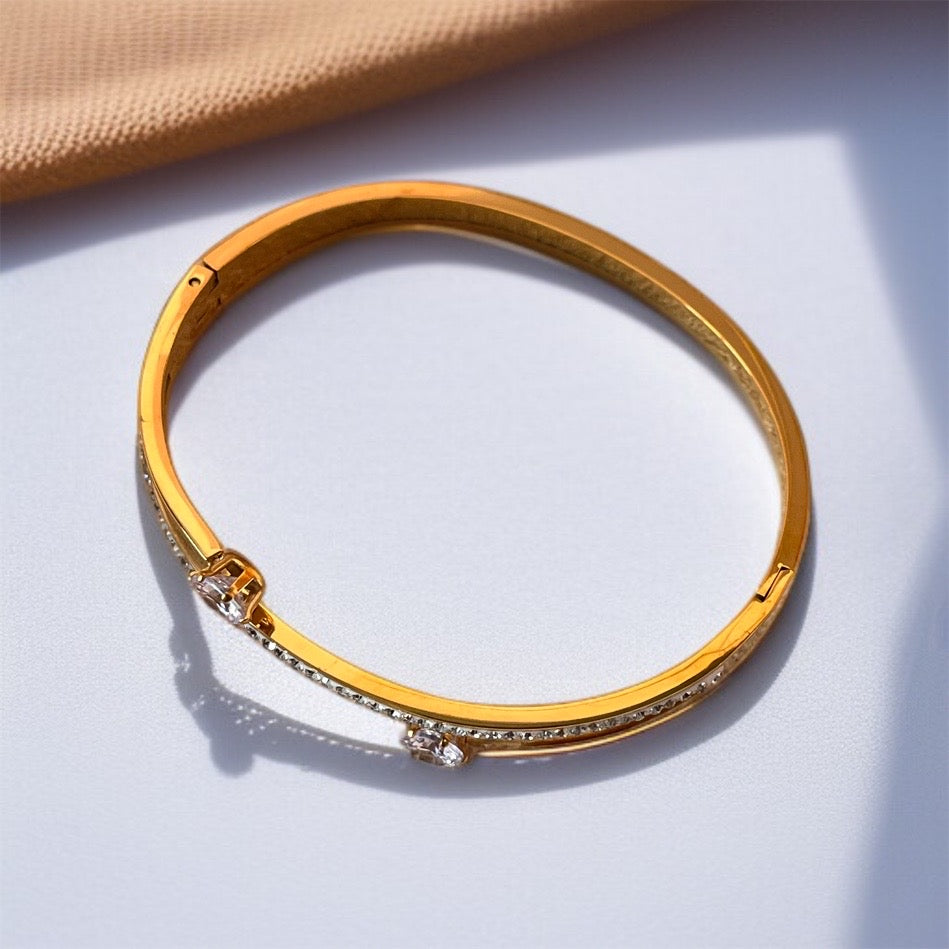 AD Studded Sleek Gold Bracelet