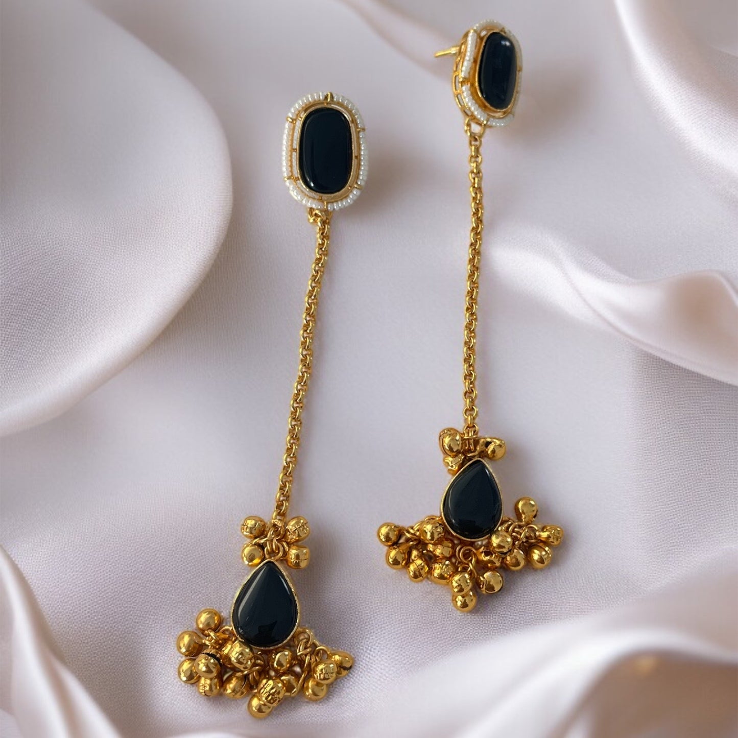 Sleek Ghungroo Kashmiri Earrings