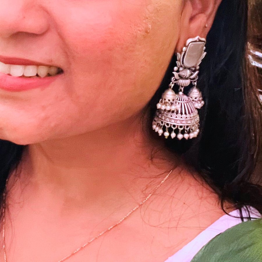 White Trendy Monalisa Stone Jhumki