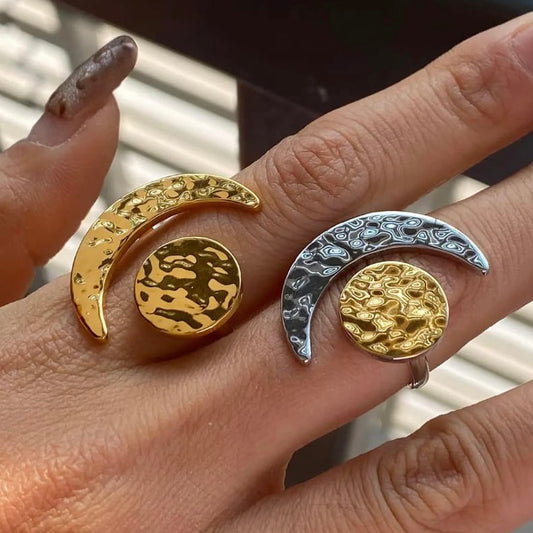 Gold Moon Finger Ring