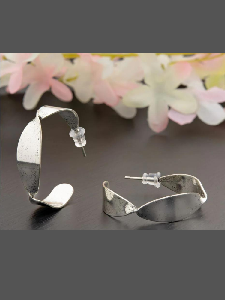 Silver / Gold Plated Twisted Style Designed Fashion Hoops Earring-