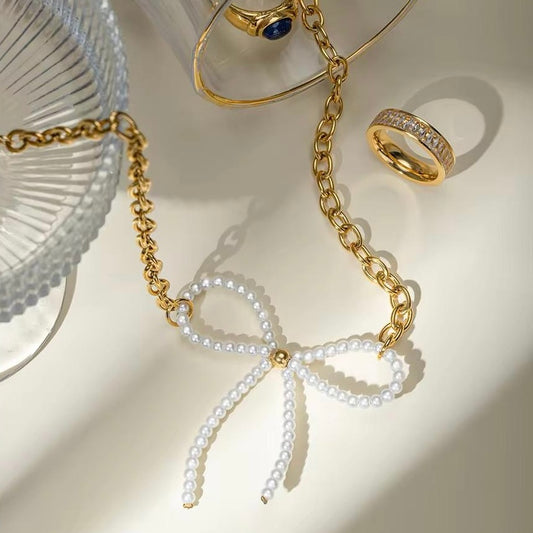 Luxe Pearl Bow Gold Necklace
