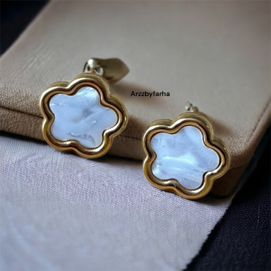 Trendy Flower Stud Earrings