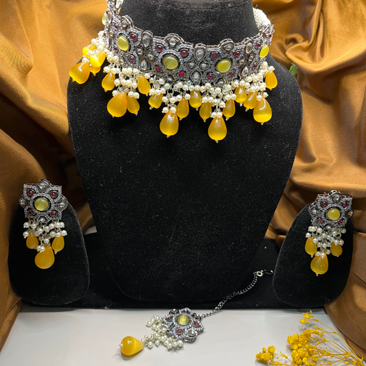 Kundan-Studded Choker Set
