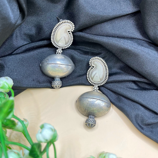 Tomb Silver Oxidized Vintage Earrings