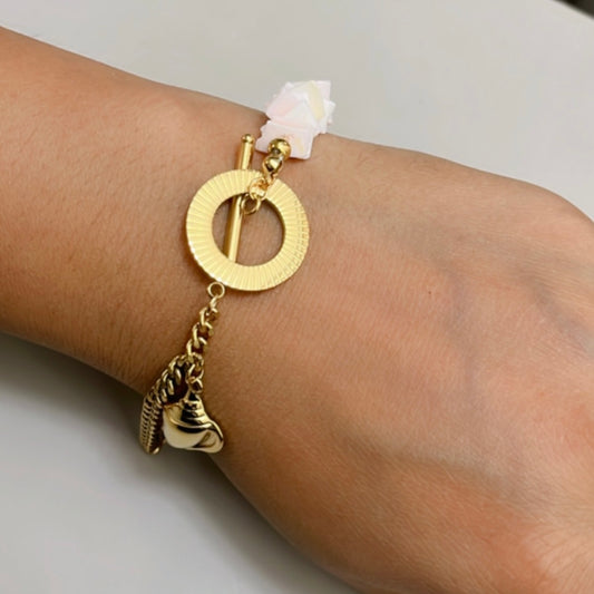 Gold Shell Chain Bracelet