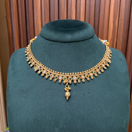 Gold Kundan Sleek Necklace Set