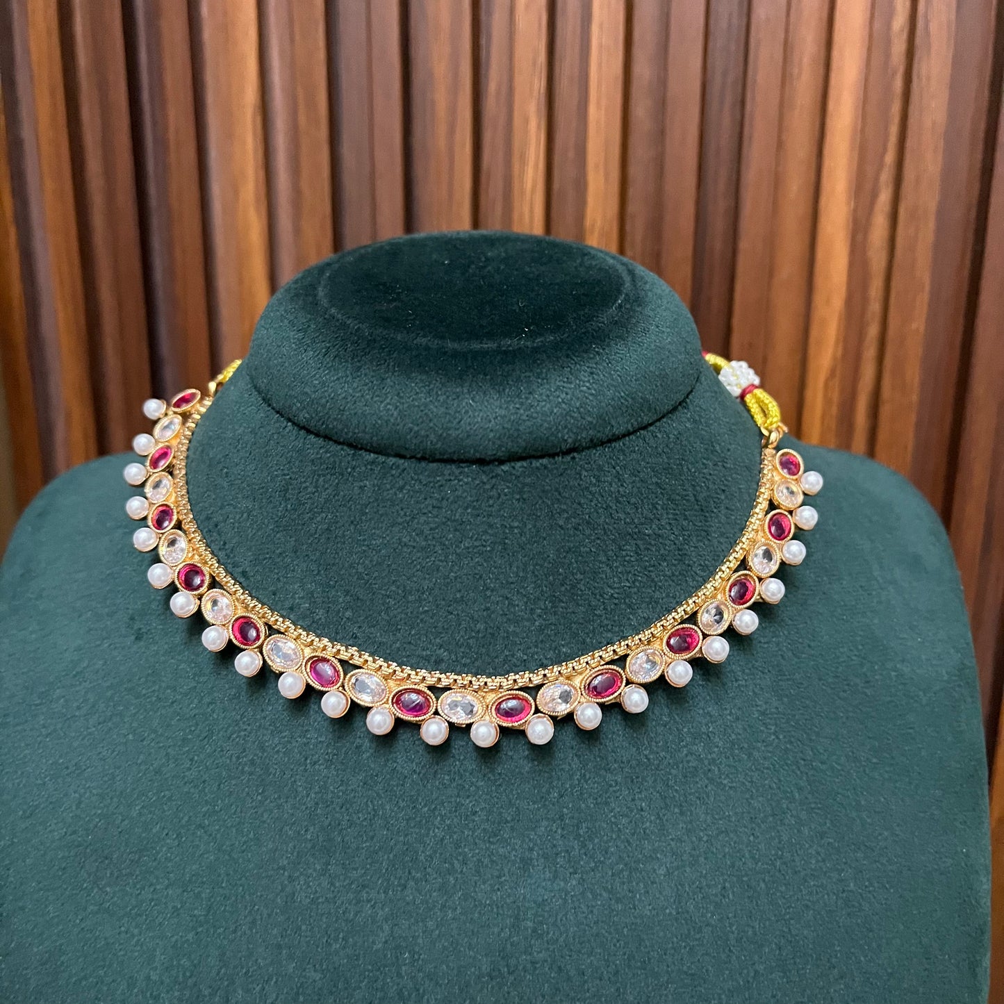 Gold Pearl Sleek Necklace Set
