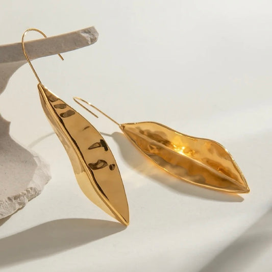 18K Gold Vintage Leaf Earring