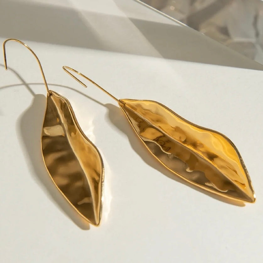 18K Gold Vintage Leaf Earring