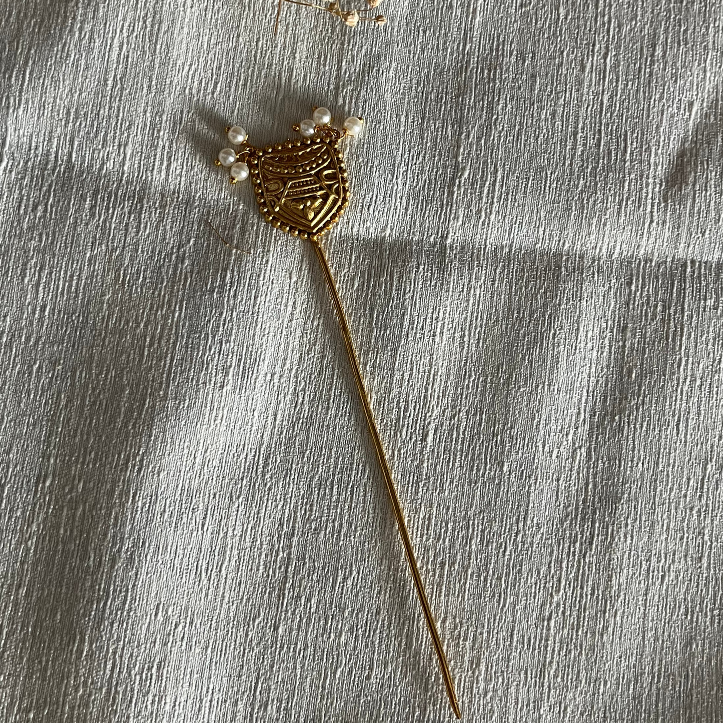 Dhokra Juda Pin