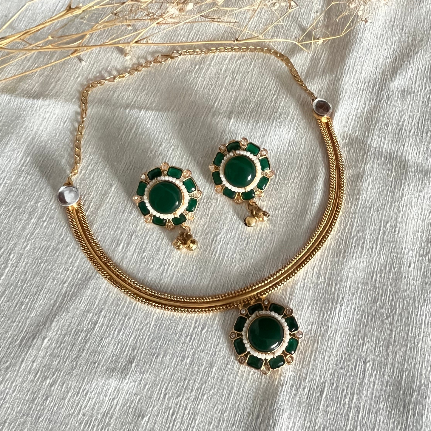 Flower Monalisa Stone Necklace Set