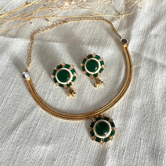 Flower Monalisa Stone Necklace Set