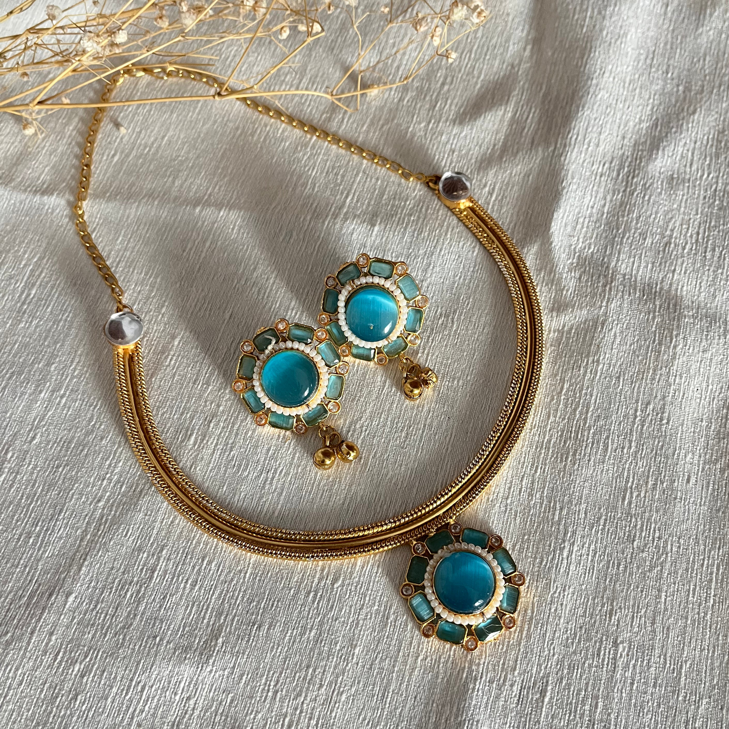 Flower Monalisa Stone Necklace Set