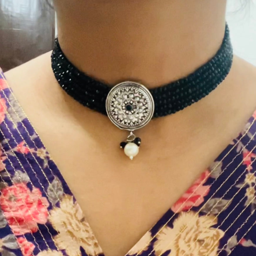 Sleek Hydro Pearl Choker Set