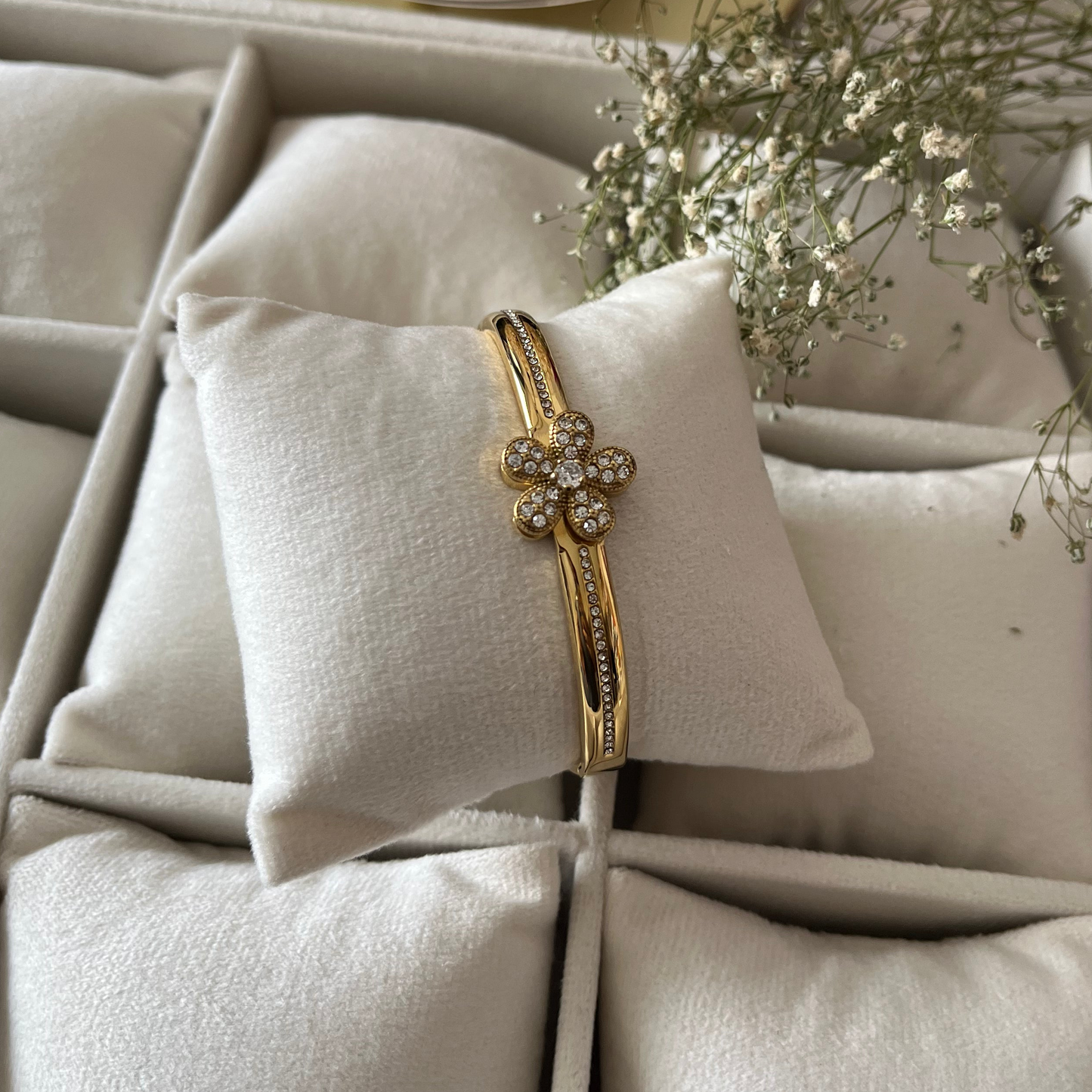 Flower rotating Cuff Bracelet
