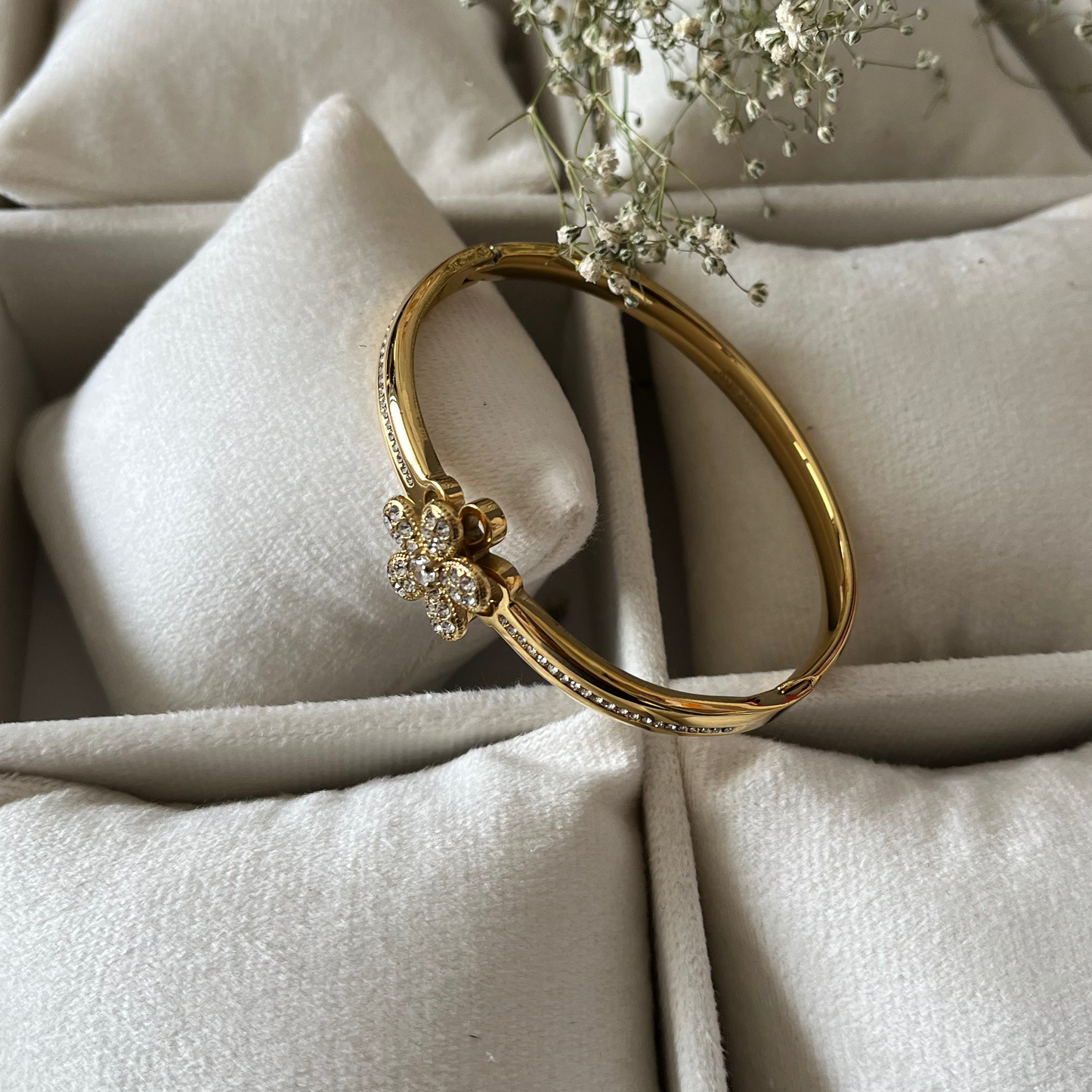 Flower rotating Cuff Bracelet