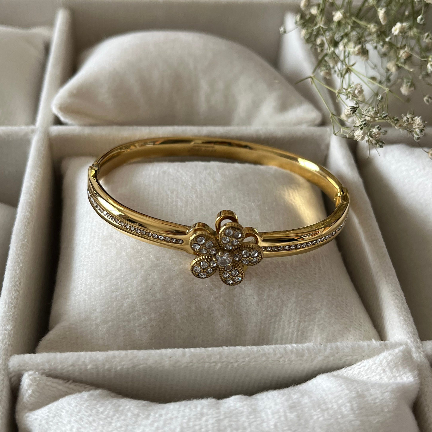 Flower rotating Cuff Bracelet