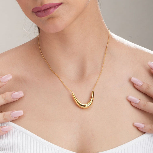 Luxe 18k Gold U Shaped Necklace