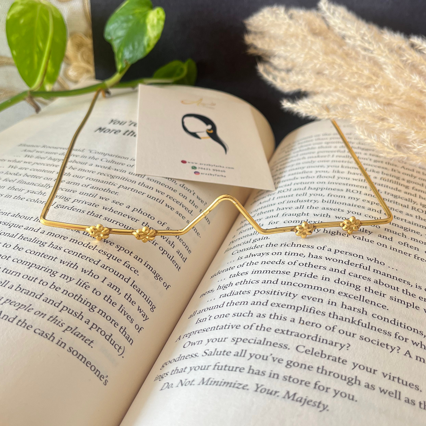 Gold V Shape Facelets