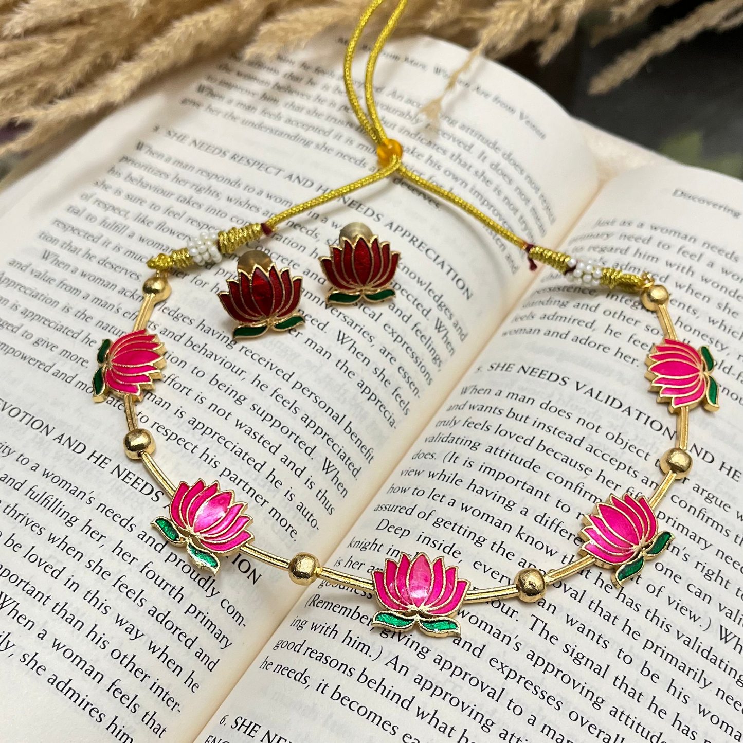 Sleek Lotus Necklace Set