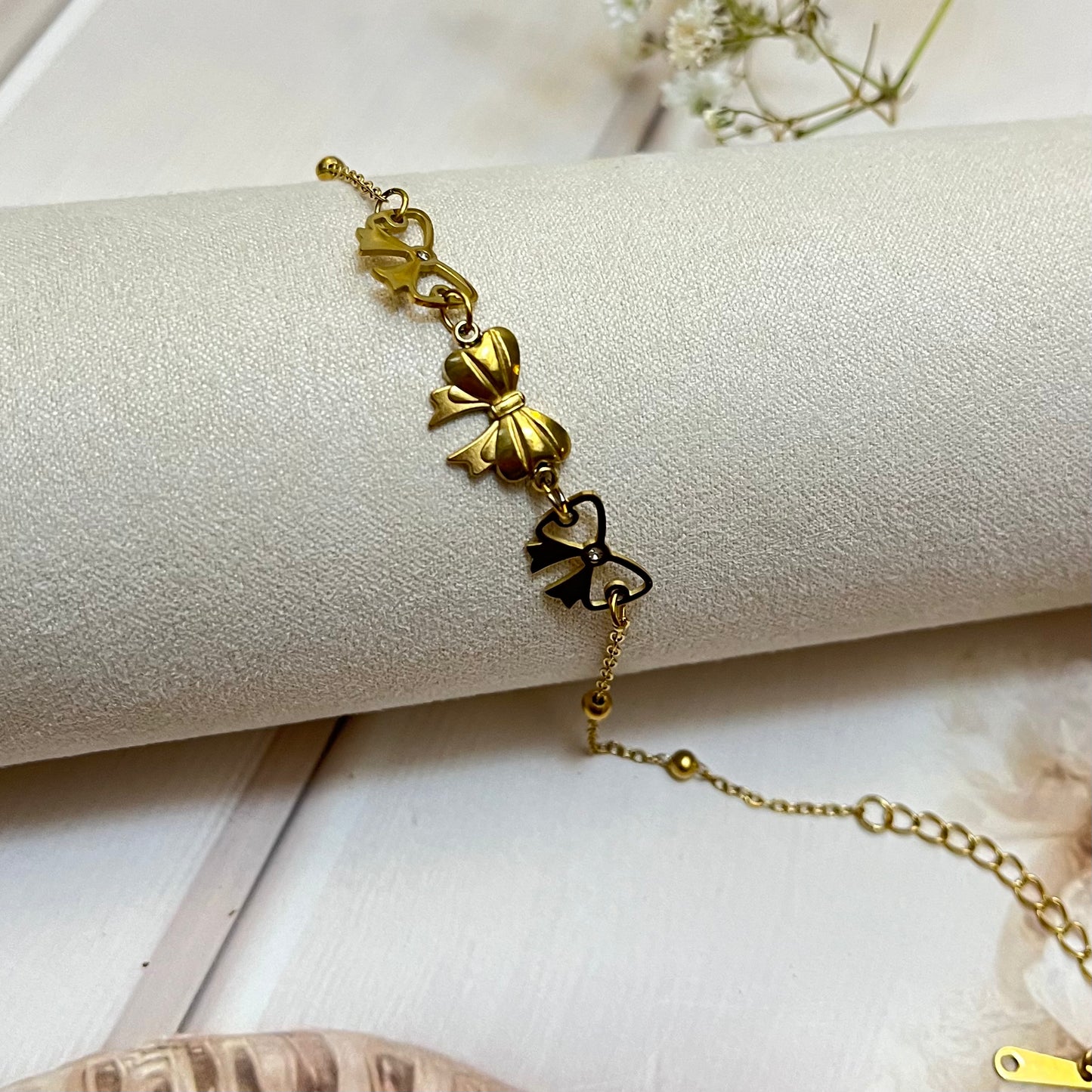 Gold Bow Chain Bracelet