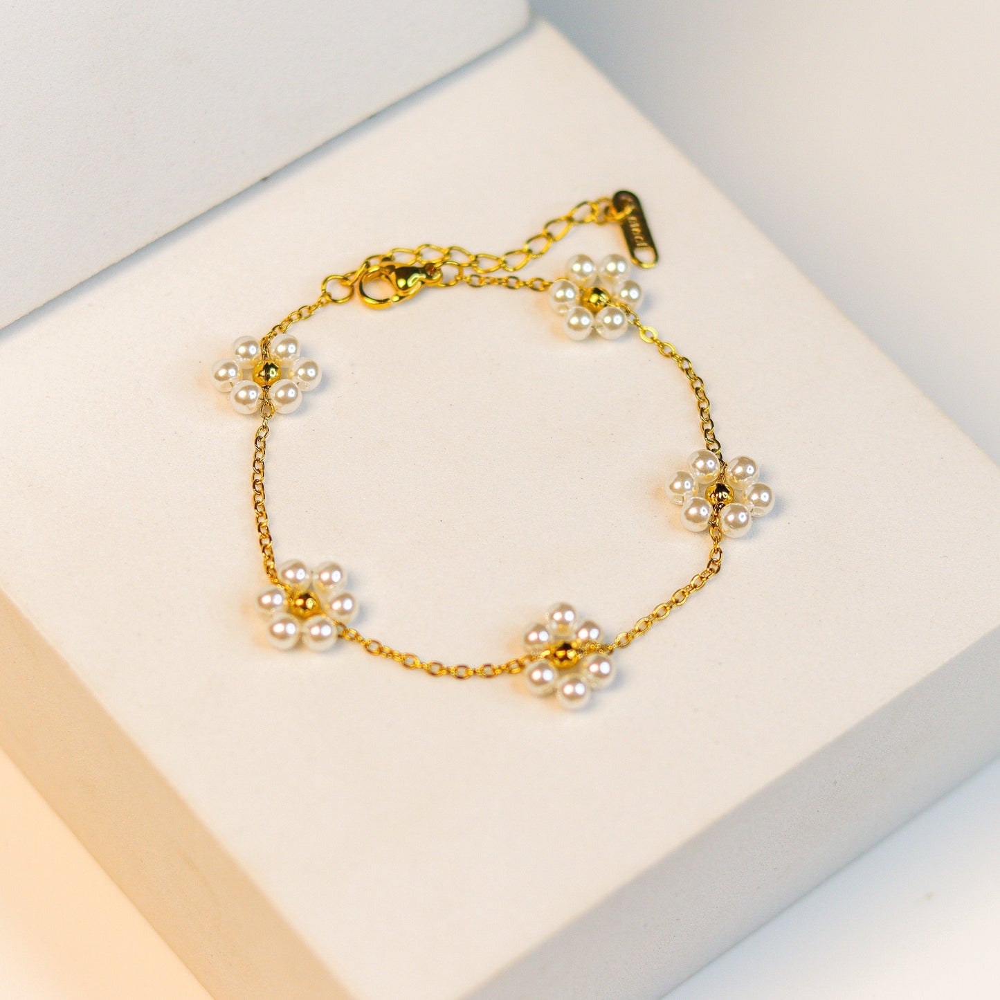 White Flower Chain Bracelet