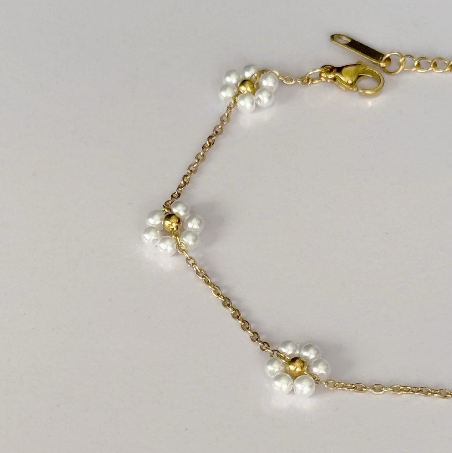White Flower Chain Bracelet