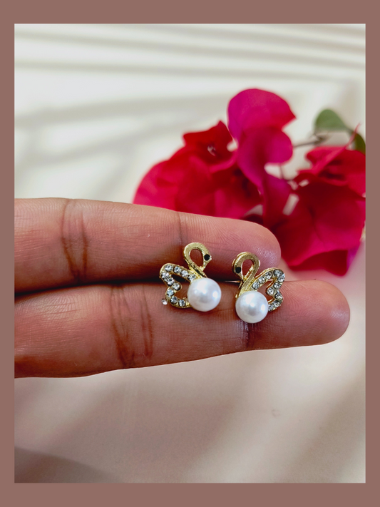 Duck Shaped Pearl Stone Stud Earring