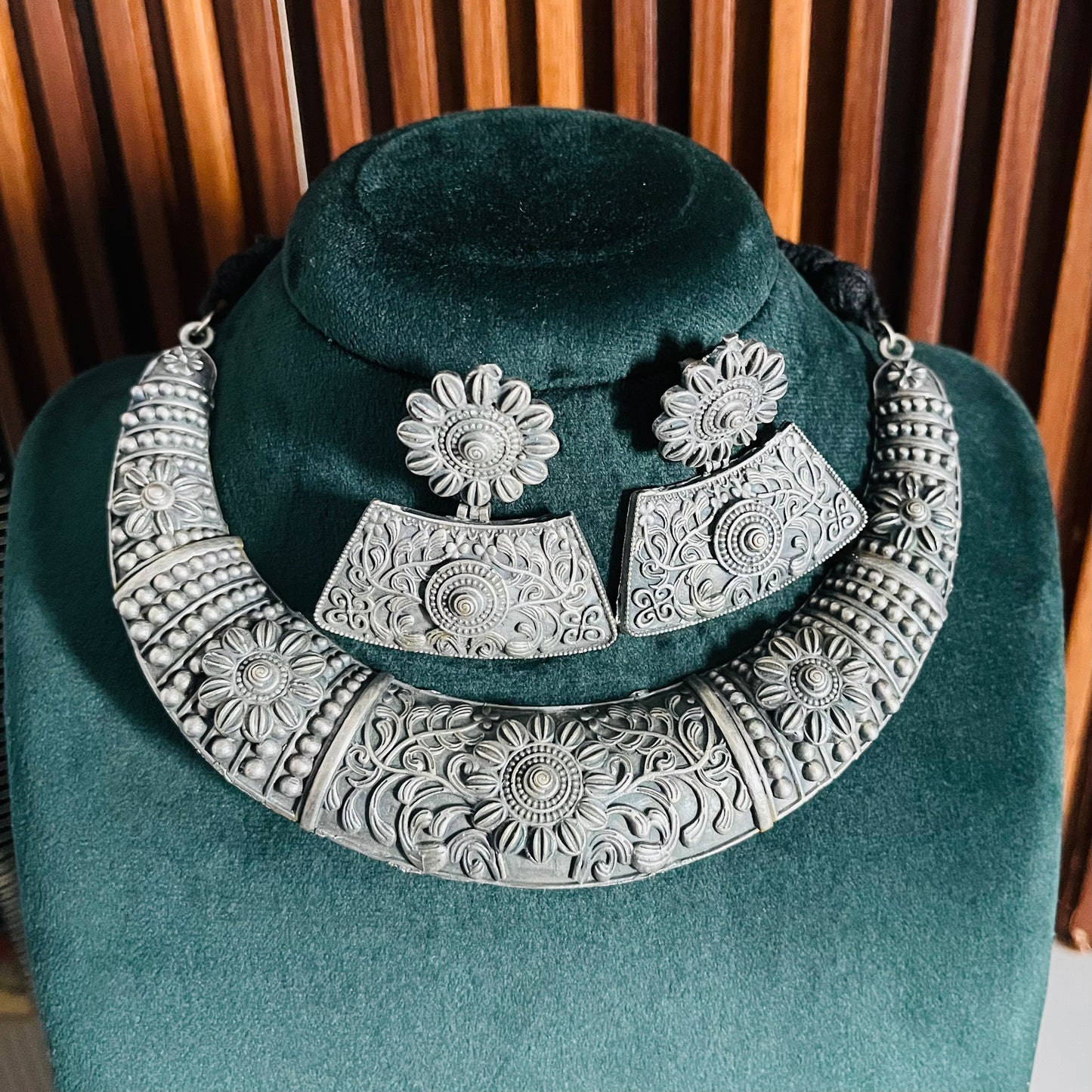 Dual Tone Necklace Set