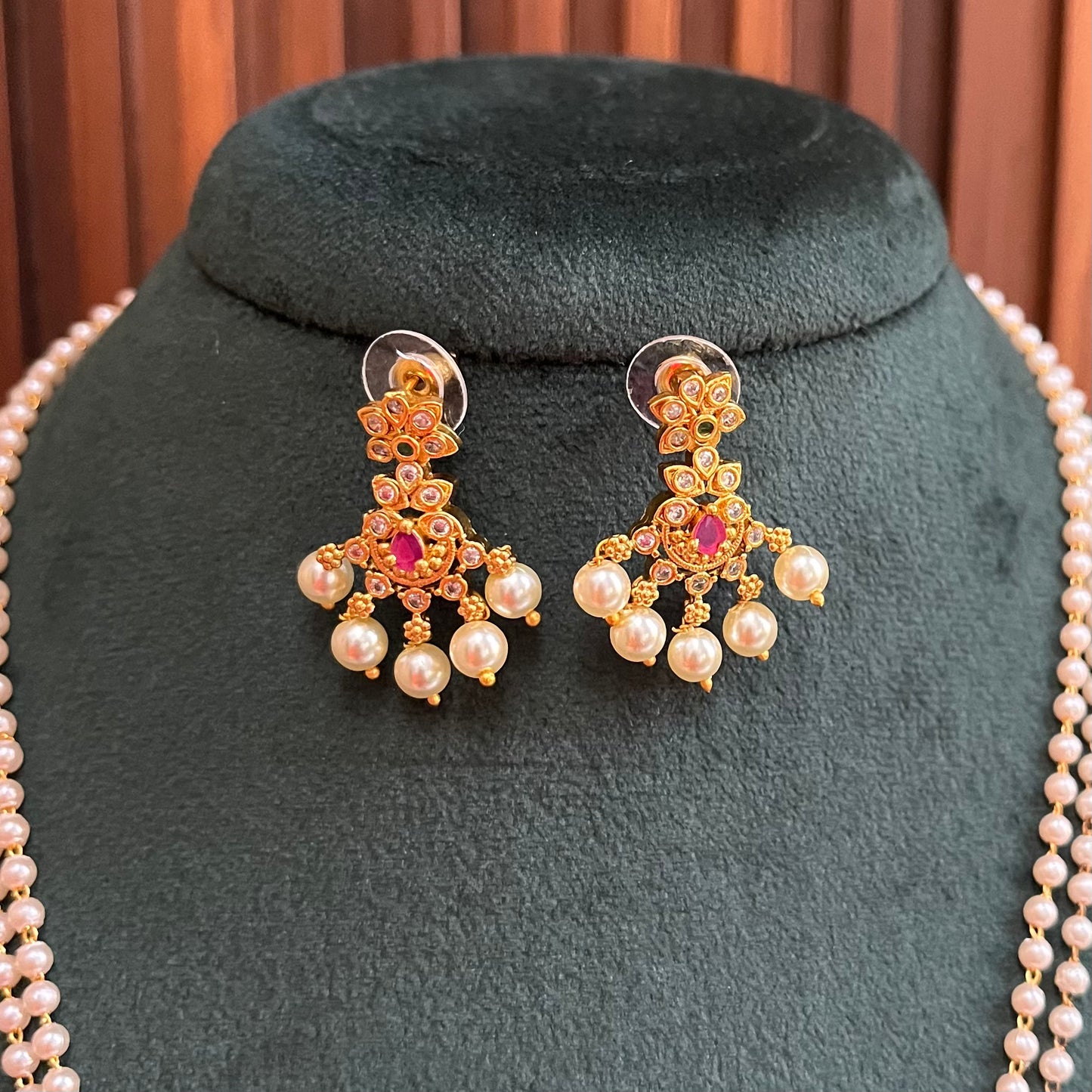 Gold Pendant Pearl Necklace Set