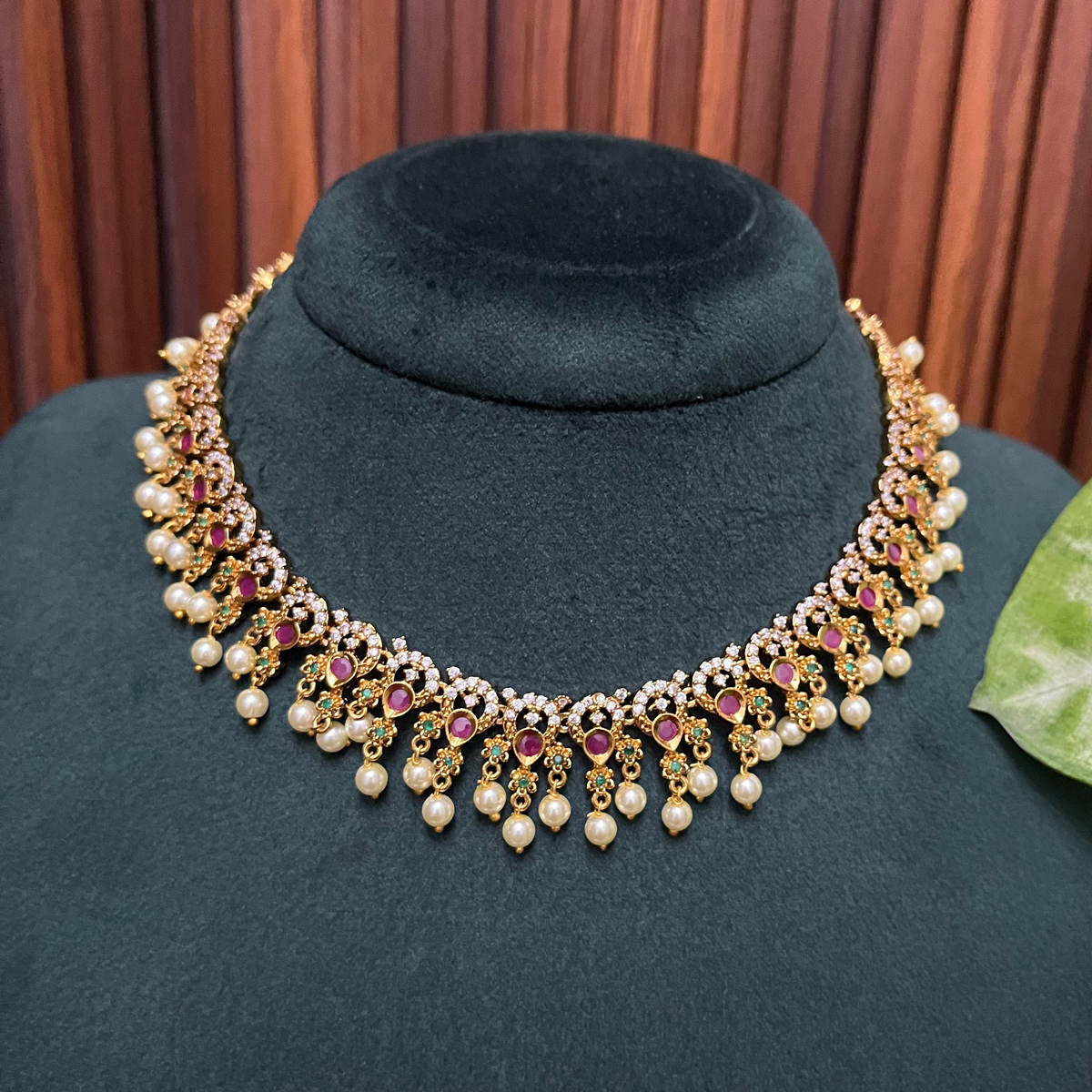 Gold Pearl Hanging Necklace Set