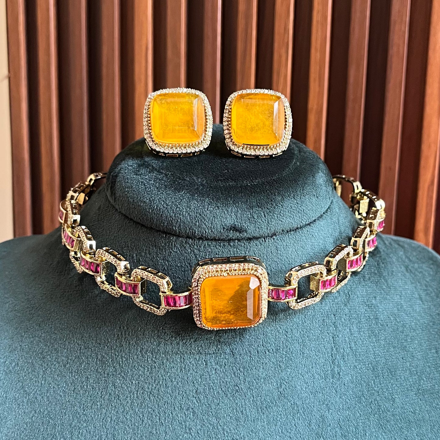 Yellow Stone Choker Necklace Set