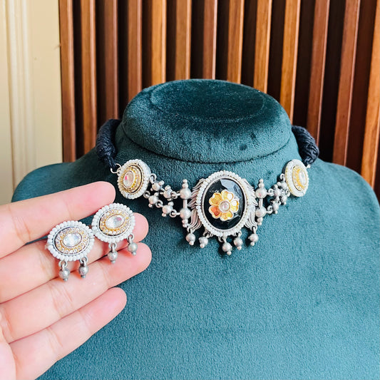 Dual Tone Stone Thread Necklace Set