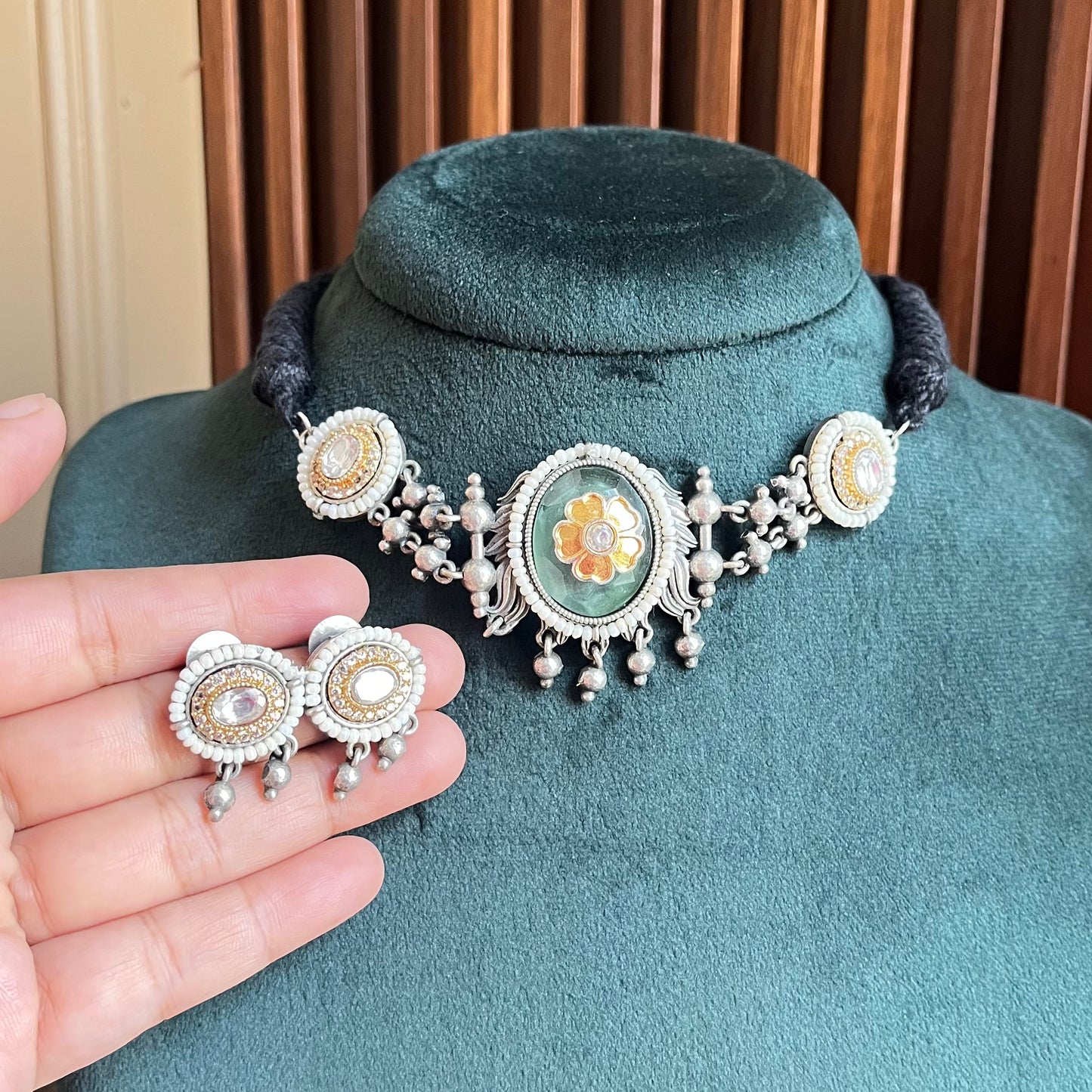Dual Tone Stone Thread Necklace Set