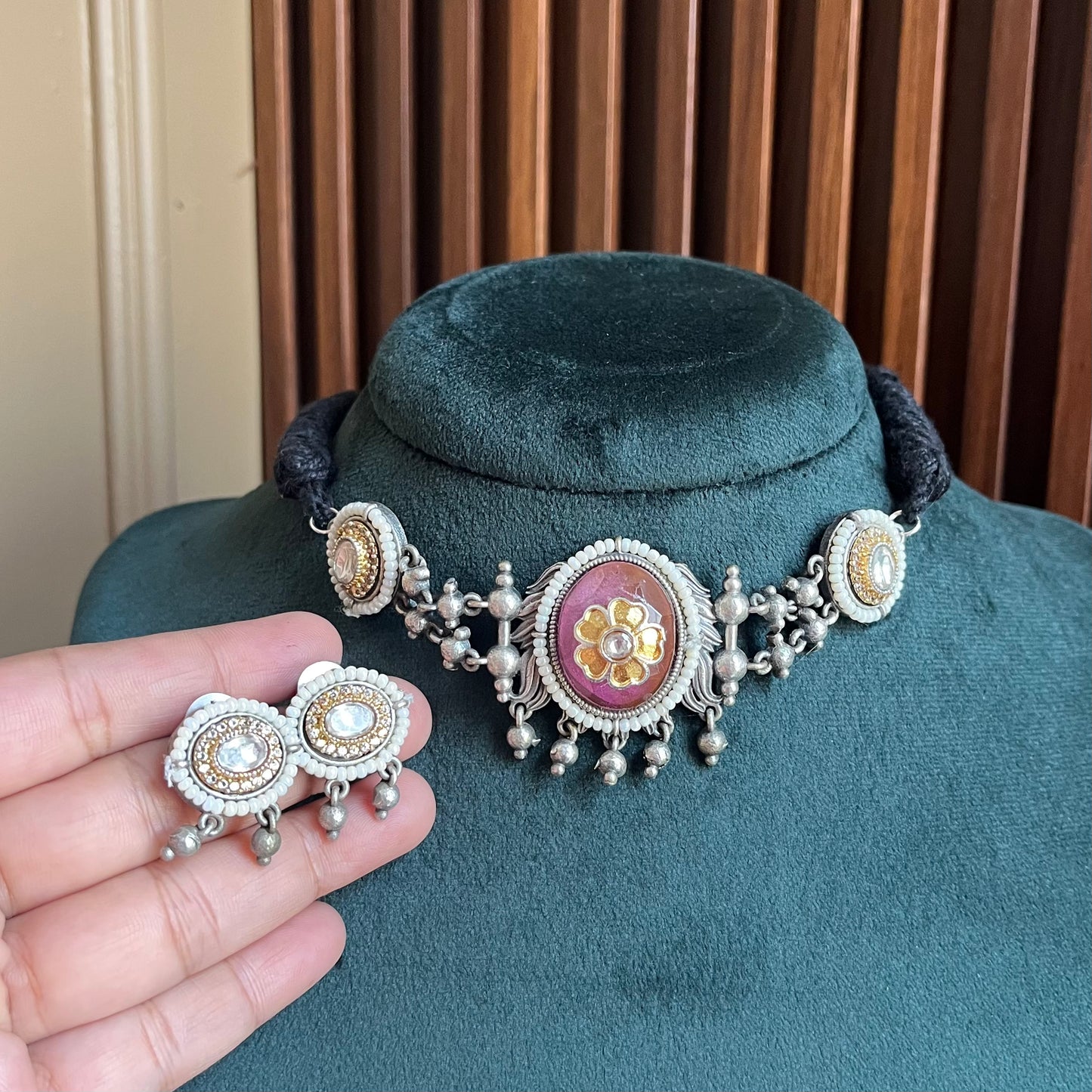 Dual Tone Stone Thread Necklace Set