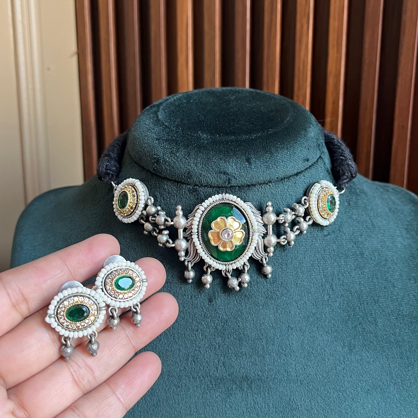Dual Tone Stone Thread Necklace Set