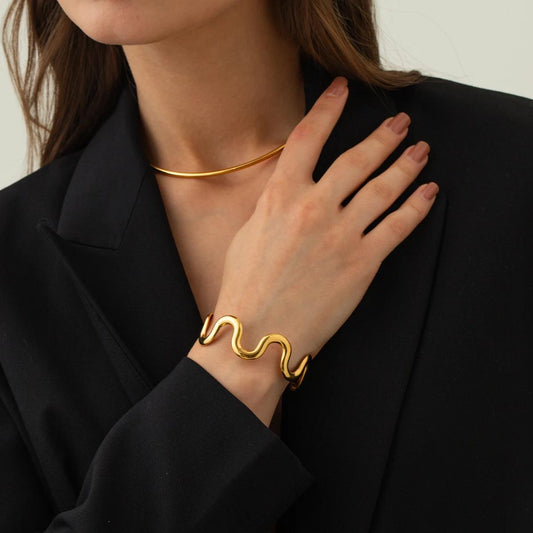 Luxe Gold Urban Weave Bracelet