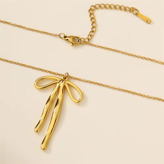 Luxe Gold Bow Chain Necklace