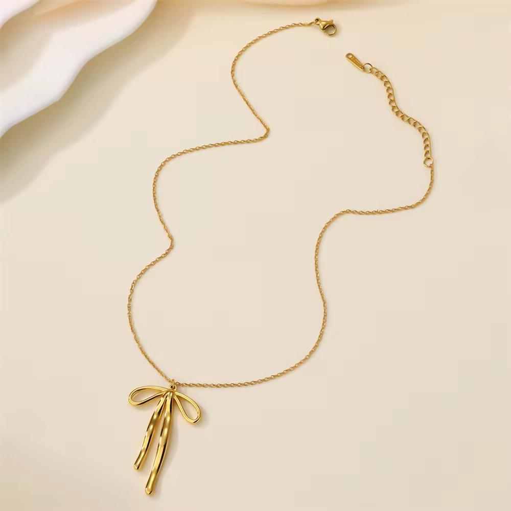 Luxe Gold Bow Chain Necklace