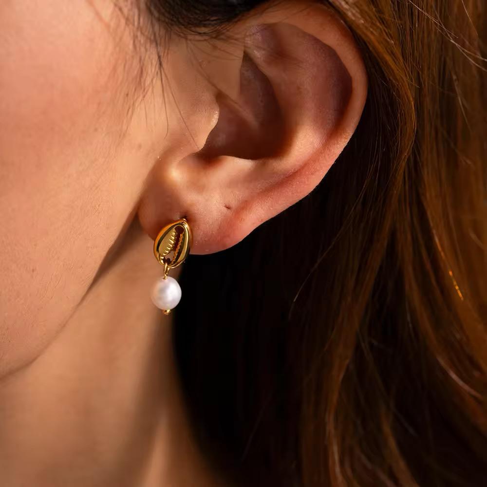 18k Gold Plated Pearl Shell Earrings