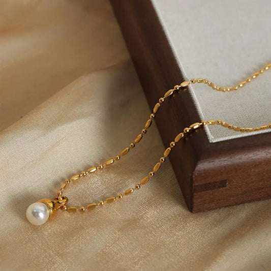 18k Gold Drop Pearl Necklace