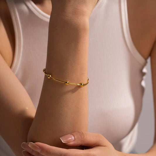 18k Gold Bangle Bracelet