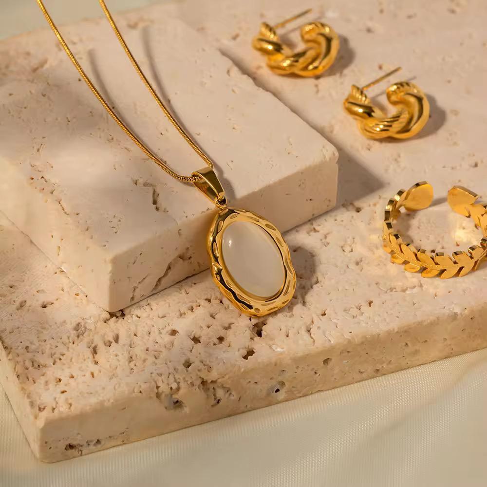 Milky Gold Pendant Gold Chain Necklace