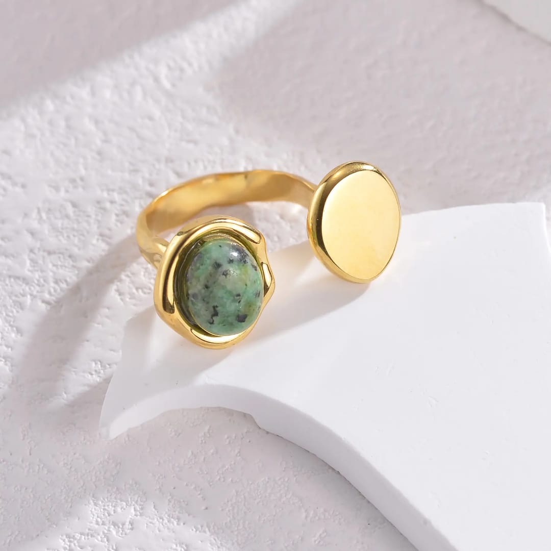 Earthy Green Gold Ring Front Open