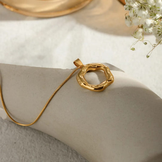 Gold Pendant Chain Necklace