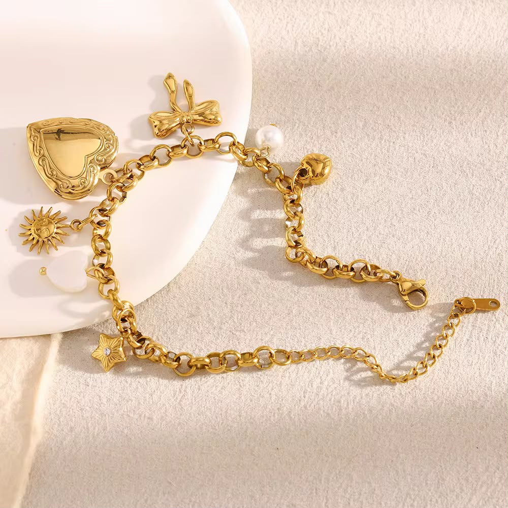 Luxe Gold Heart Chain Bracelet