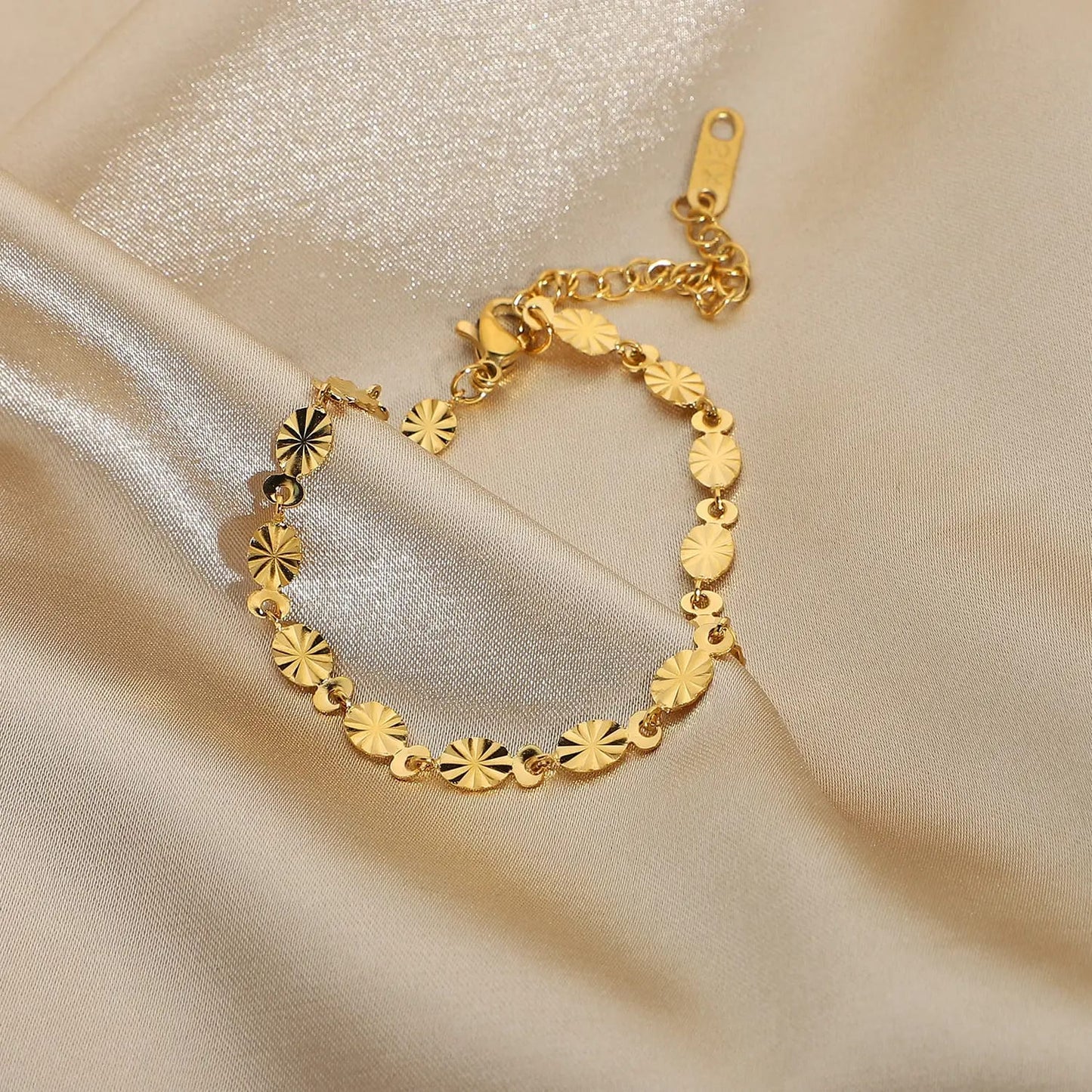 Sleek Gold Chain Bracelet