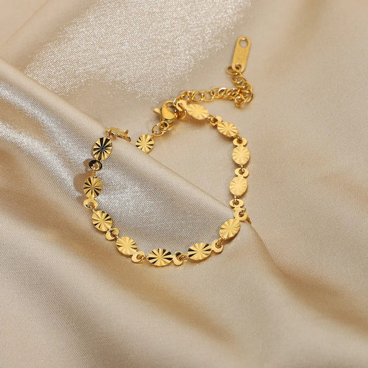 Sleek Gold Chain Bracelet